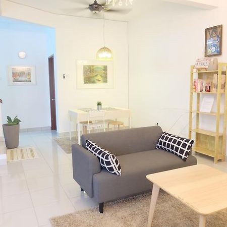 Home Sweet Home Semenyih Luaran gambar