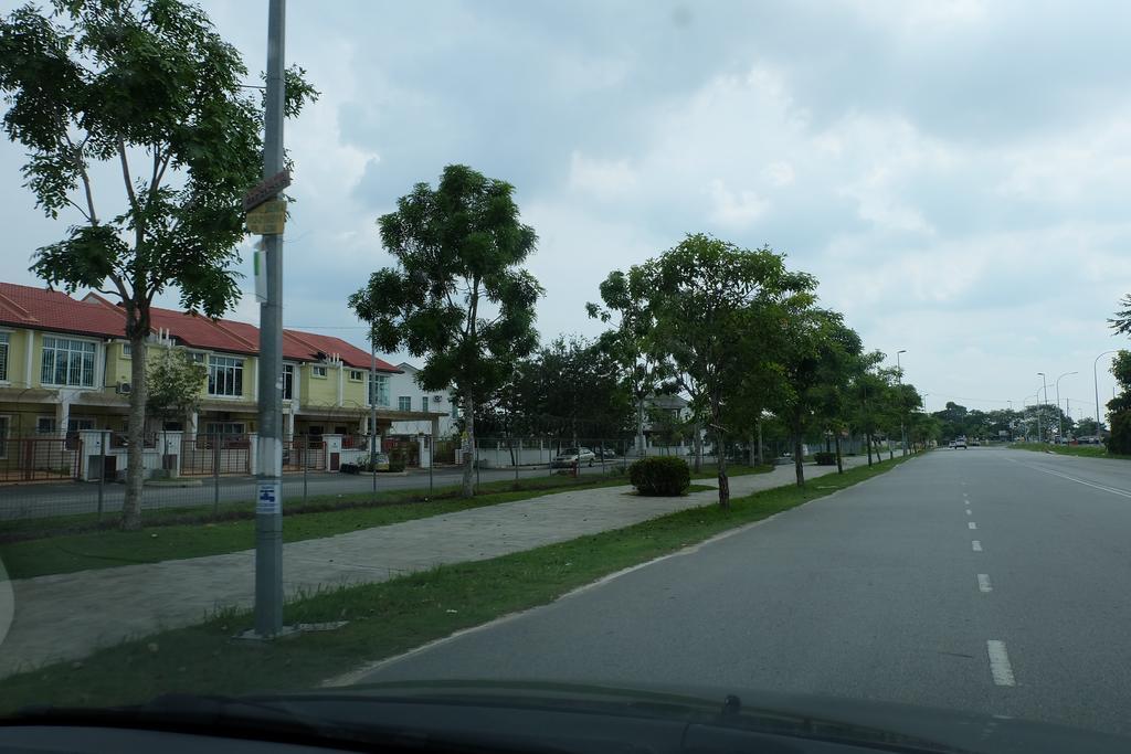 Home Sweet Home Semenyih Luaran gambar
